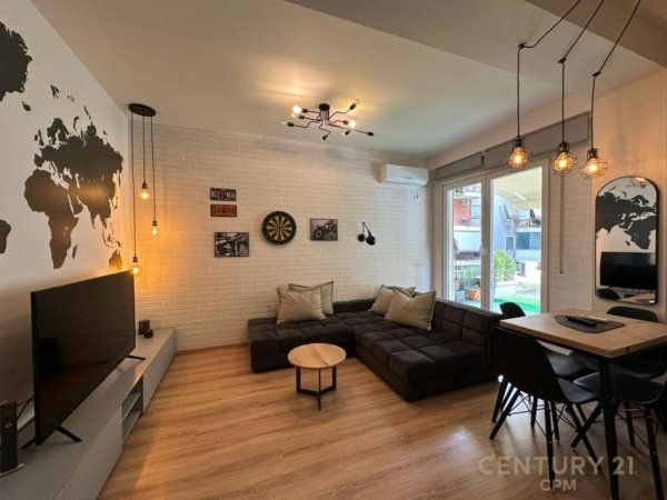 Tirane, jepet me qera apartament 1+1+Aneks+Ballkon Kati 1, 50 m² 500 € (Kodra e Diellit)