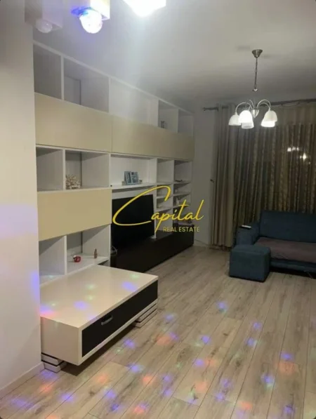 Tirane, jepet me qera apartament 2+1 Kati 3, 100 m² 550 € (ASTIR)