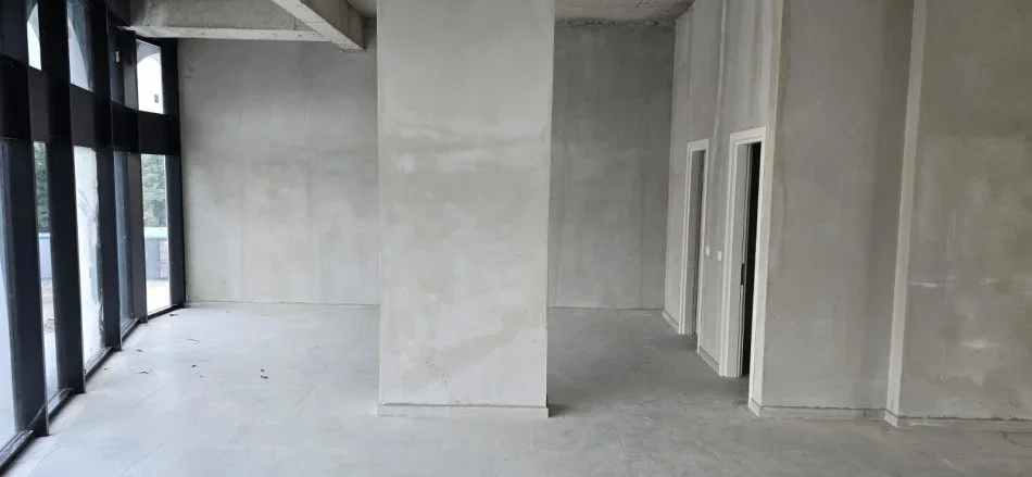 Tirane, jepet me qera ambjent biznesi Kati 0, 188 m² 1.400 € (River Residence)