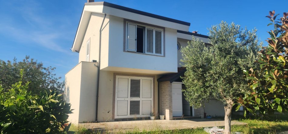 Tirane, shitet shtepi 4+1+Aneks+Ballkon Kati 2, 250 m² 200.000 € (KASHAR)