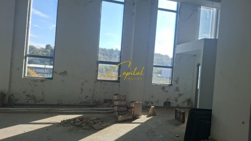 Tirane, jepet me qera magazine Kati 2, 800 m² 2.000 € (AUTOSTRADA TR-DR)