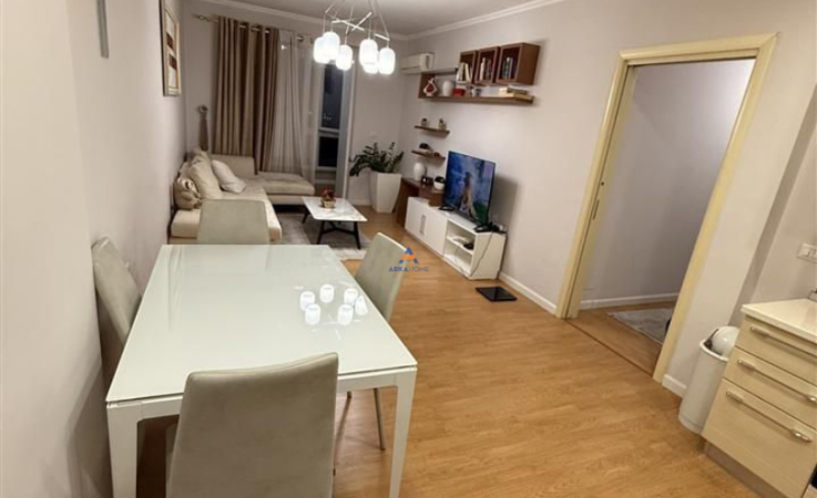 Tirane, shitet apartament 2+1+Ballkon Kati 7, 110 m² 400.000 € (PRANE SPAK, KOMPLEKSI USLUGA)