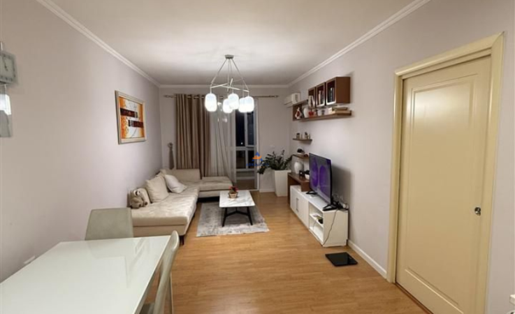 Tirane, shitet apartament 2+1+Ballkon Kati 7, 110 m² 400.000 € (PRANE SPAK, KOMPLEKSI USLUGA)