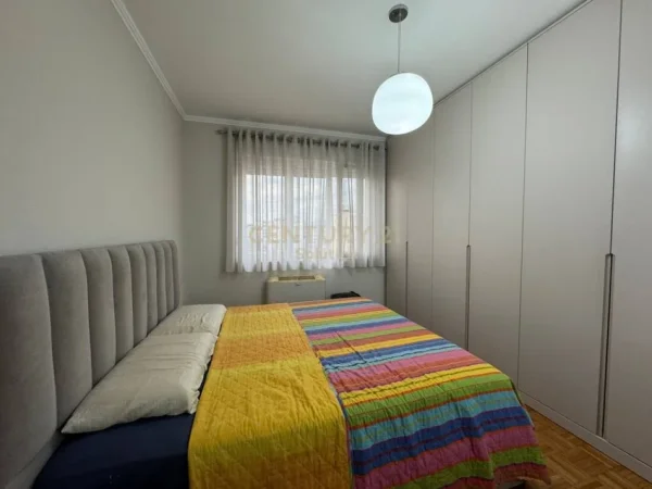 Tirane, jepet me qera apartament 1+1 Kati 7, 105 m² 1.000 € (sheshi wilson)