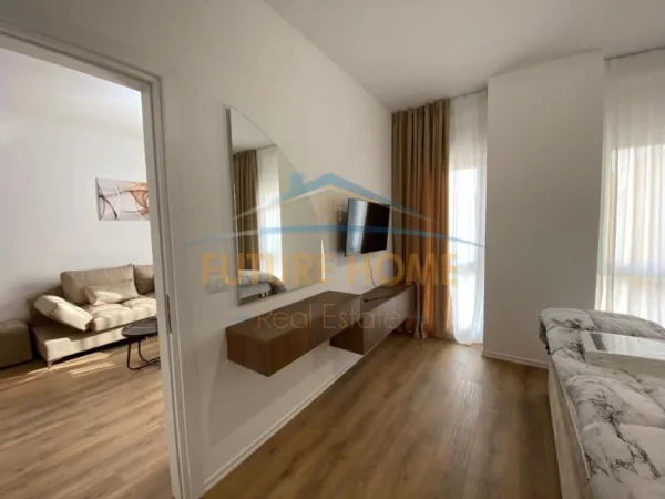 Tirane, jepet me qera apartament 2+1+Ballkon , 77 m² 1.200 € (Zogu i Zi)