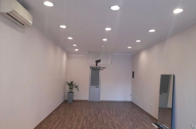 Tirane, jepet me qera Kati 0, 45 m² 850 € (RRUGA E DURRESIT)