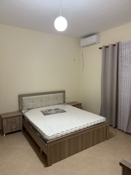 Tirane, jepet me qera shtepi 2+1+post parkimi Kati 2, 90 m² 450 € (Akademia e Policis Sauk)