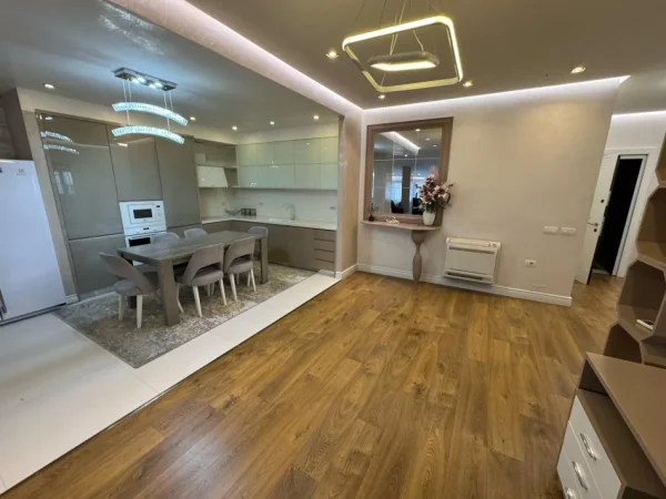 Tirane, jepet me qera apartament 3+1+Ballkon Kati 7, 198 m² 920 € 