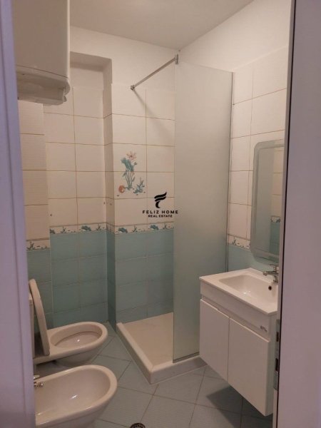 Tirane, jepet me qera apartament 2+1 Kati 3, 101 m² 550 € (ASTIR)