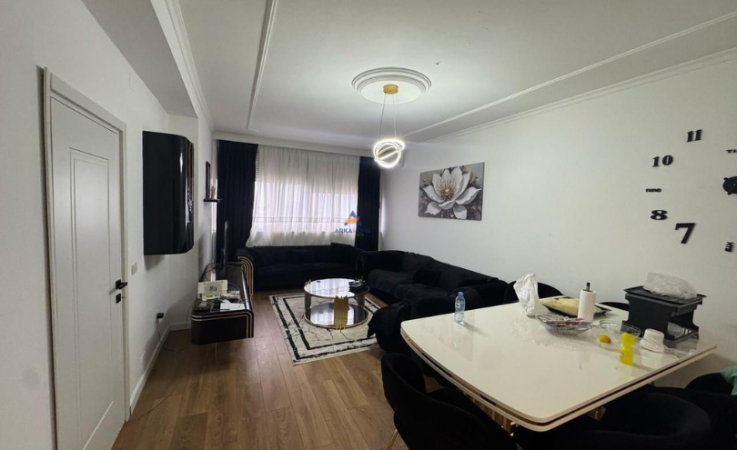 Tirane, shitet apartament 2+1+Ballkon Kati 10, 90 m² 150.000 € (NDODHET PRANE EUROPIANIT,PORCELAN)