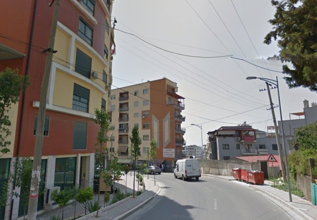 Tirane, jepet me qera shtepi Kati 1, 70 m² 400 € (Fresk)