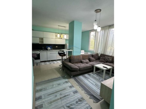 Tirane, jepet me qera apartament 2+1 Kati 3, 75 m² 600 € 