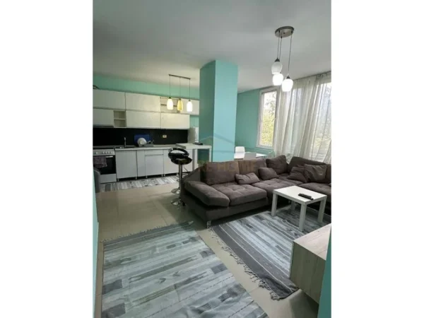 Tirane, jepet me qera apartament 2+1 Kati 3, 75 m² 600 € 