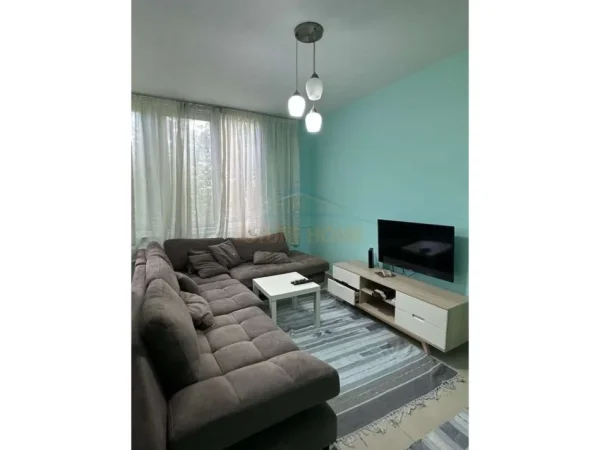 Tirane, jepet me qera apartament 2+1 Kati 3, 75 m² 600 € 