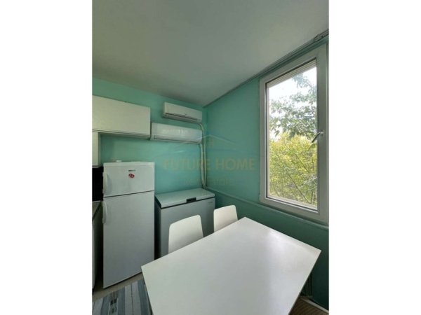 Tirane, jepet me qera apartament 2+1 Kati 3, 75 m² 600 € 