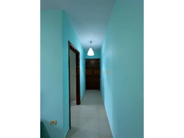 Tirane, jepet me qera apartament 2+1 Kati 3, 75 m² 600 € 