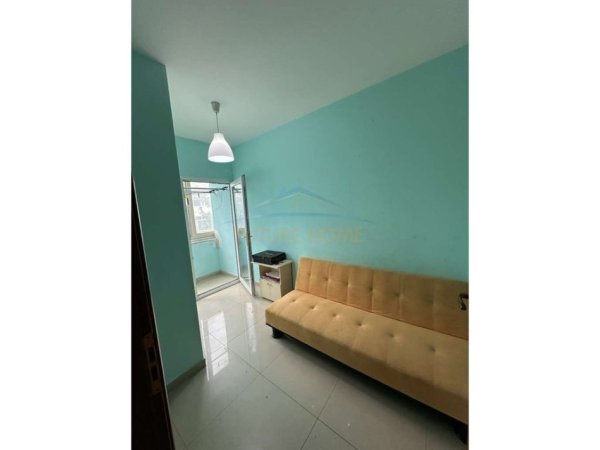 Tirane, jepet me qera apartament 2+1 Kati 3, 75 m² 600 € 