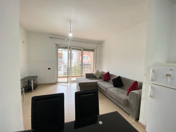 Tirane, jepet me qera apartament 2+1 Kati 2, 110 m² 550 € (Rruga Jordan Misja)