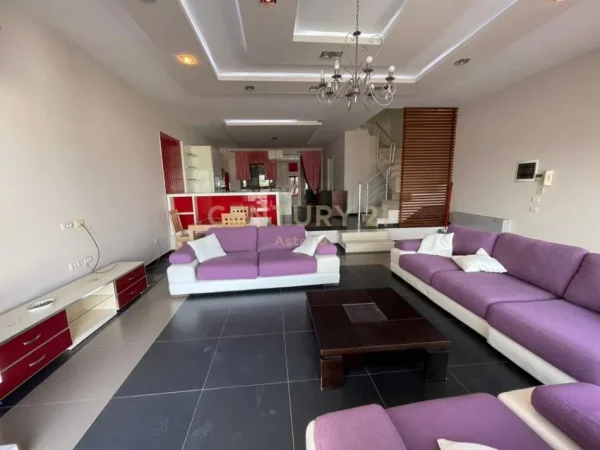 Tirane, jepet me qera Vile 3+1+Aneks+Ballkon Kati 3, 2.000 € (rezidenca kodra e diellit 1)