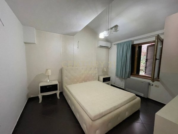 Tirane, jepet me qera Vile 3+1+Aneks+Ballkon Kati 3, 2.000 € (rezidenca kodra e diellit 1)