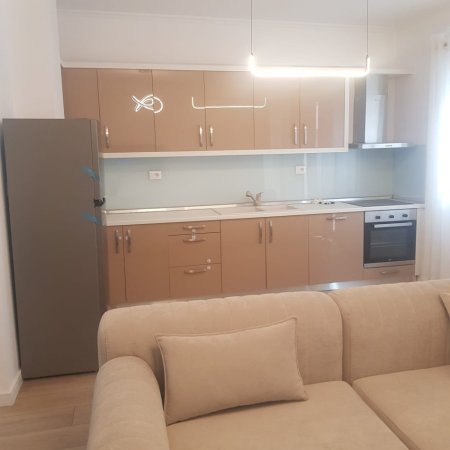 Tirane, jap me qera apartament 2+1+Ballkon Kati 2, 90 m² 900 € (koder djelli)