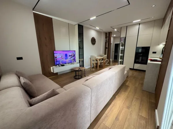 Tirane, shes apartament 2+1+Ballkon Kati 2, 180.000 € (Fresku,rruga e Dajtit)