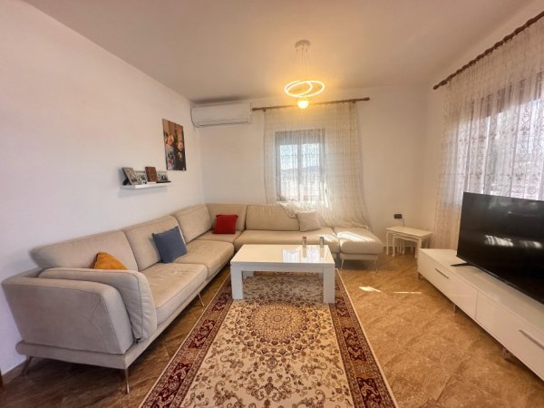 Tirane, jepet me qera apartament 2+1 , 95 m² 650 € (Lundë)