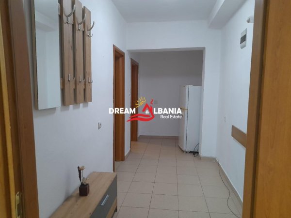 Tirane, jepet me qera zyre , 67 m² 600 € (Qender)