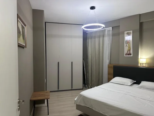 Apartament me Qira tek Rruga e Elbasanit tek Shkolla e Baletit  650 €uro