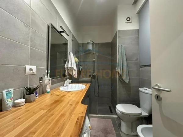 SHITET APARTAMENT 1+1+POST PARKIMI, KOMPLEKSI MANGALEM, ALI DEM