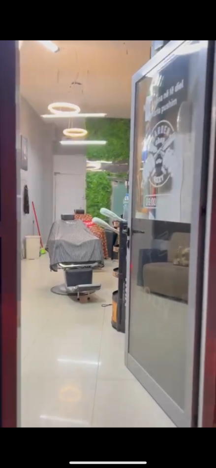 Tirane, jepet me qera ambjent biznesi ,