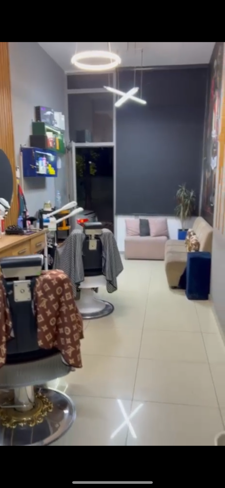 Tirane, jepet me qera ambjent biznesi ,