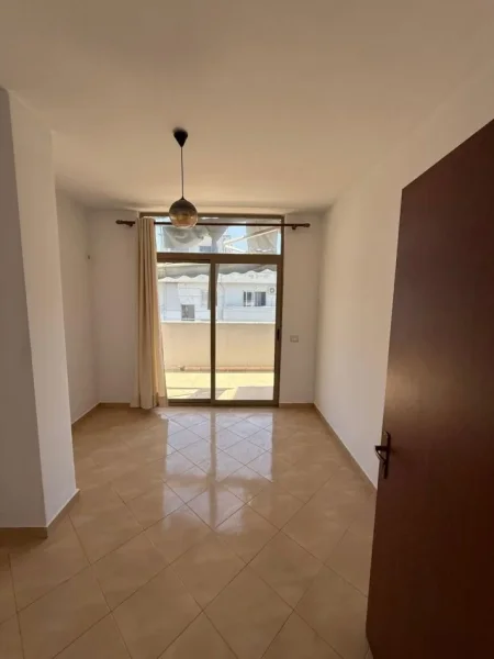 Tirane, jepet me qera apartament 3+1 Kati 7, 157 m² 450 € (Astir)