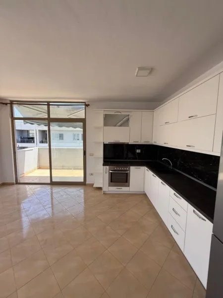 Tirane, jepet me qera apartament 3+1 Kati 7, 157 m² 450 € (Astir)