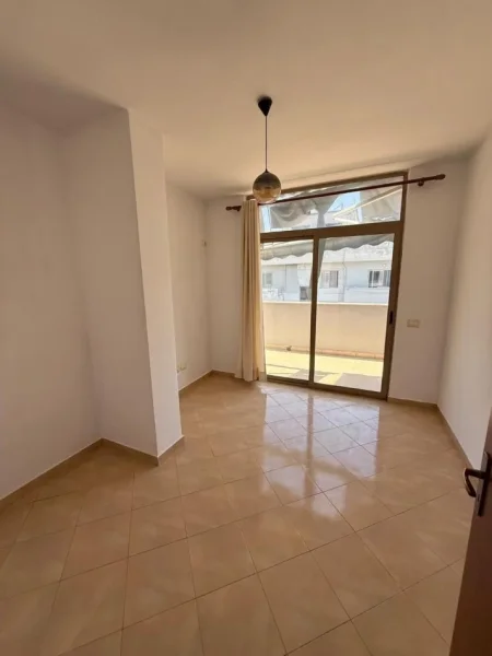 Tirane, jepet me qera apartament 3+1 Kati 7, 157 m² 450 € (Astir)