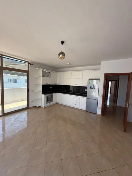 Tirane, jepet me qera apartament 3+1 Kati 7, 157 m² 450 € (Astir)