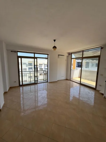 Tirane, jepet me qera apartament 3+1 Kati 7, 157 m² 450 € (Astir)