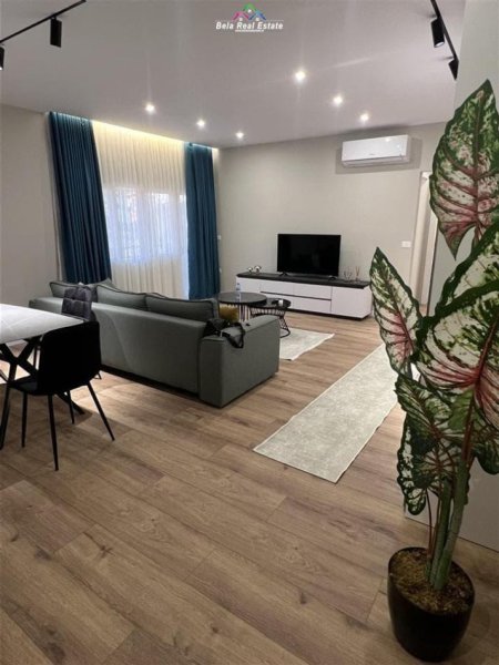 Tirane, jepet me qera apartament 1+1+Ballkon Kati 3, 76 m² 600 € (farke)
