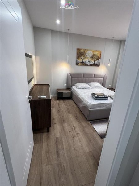 Tirane, jepet me qera apartament 1+1+Ballkon Kati 3, 76 m² 600 € (farke)