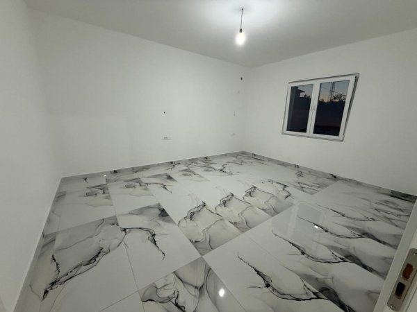 Tirane, jepet me qera apartament 2+1+Ballkon Kati 0, 122 m² 350 € (Rruga 7 nentori)