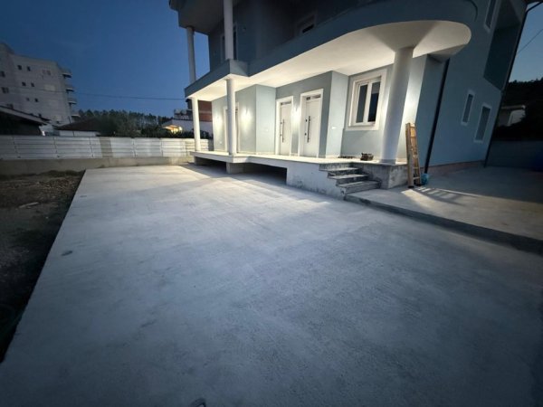 Tirane, jepet me qera apartament 2+1+Ballkon Kati 0, 122 m² 350 € (Rruga 7 nentori)