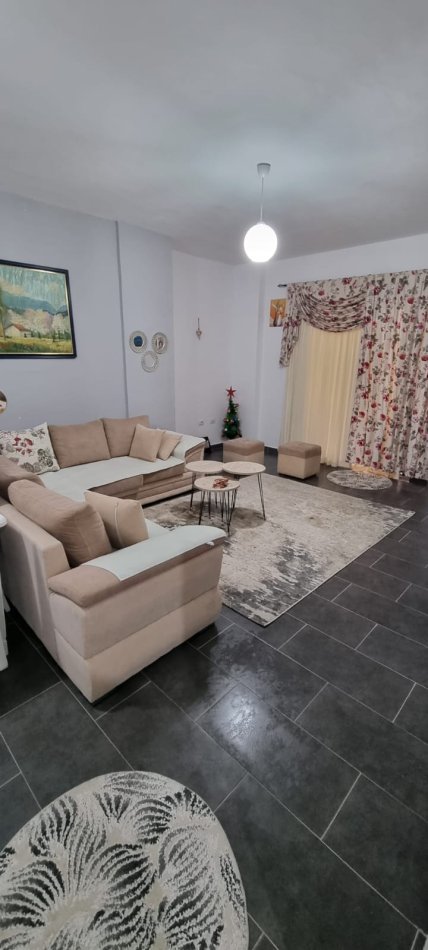 Tirane, jepet me qera apartament 1+1 Kati 2, 60 m² 400 € 