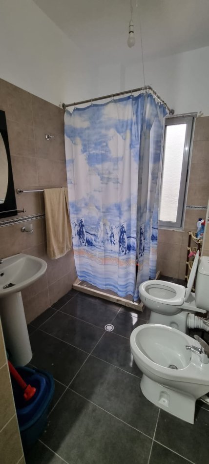 Tirane, jepet me qera apartament 1+1 Kati 2, 60 m² 400 € 