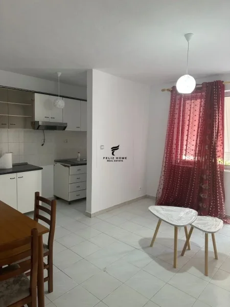Tirane, jepet me qera apartament 2+1 , 100 m² 650 € (VASIL SHANTO)