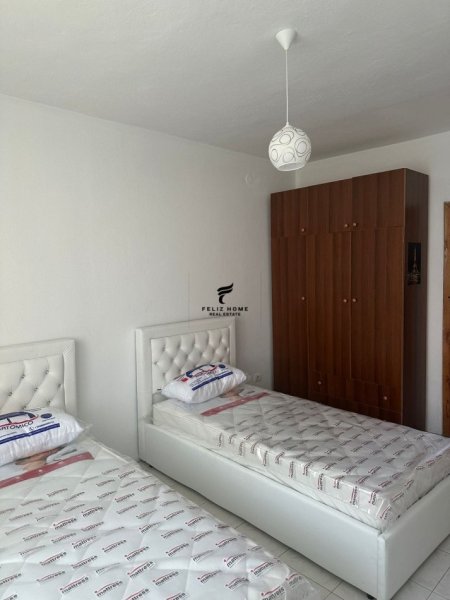 Tirane, jepet me qera apartament 2+1 , 100 m² 650 € (VASIL SHANTO)
