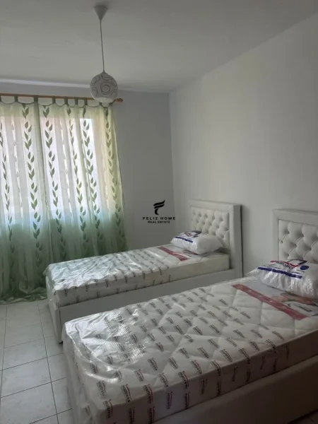 Tirane, jepet me qera apartament 2+1 , 100 m² 650 € (VASIL SHANTO)