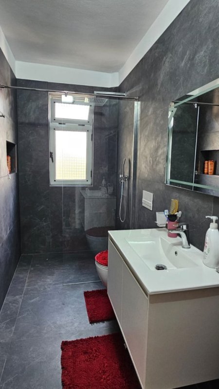 Tirane, jepet me qera apartament 2+1 Kati 5, 90 m² 500 € (brryli)