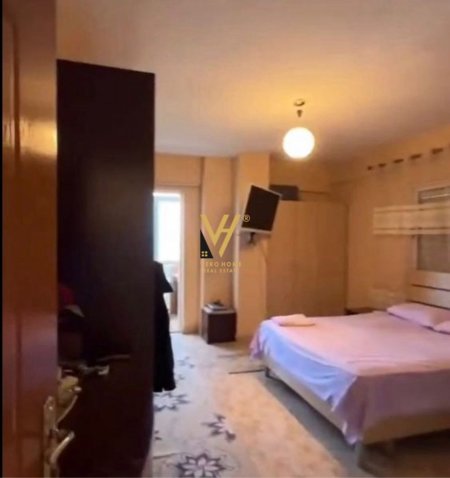 Tirane, jepet me qera apartament 2+1+Ballkon Kati 6, 120 m² 600 € (LAPRAKE)