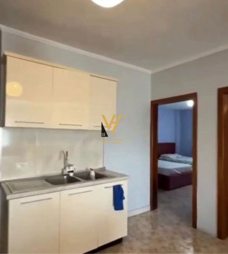 Tirane, jepet me qera apartament 2+1+Ballkon Kati 6, 120 m² 600 € (LAPRAKE)