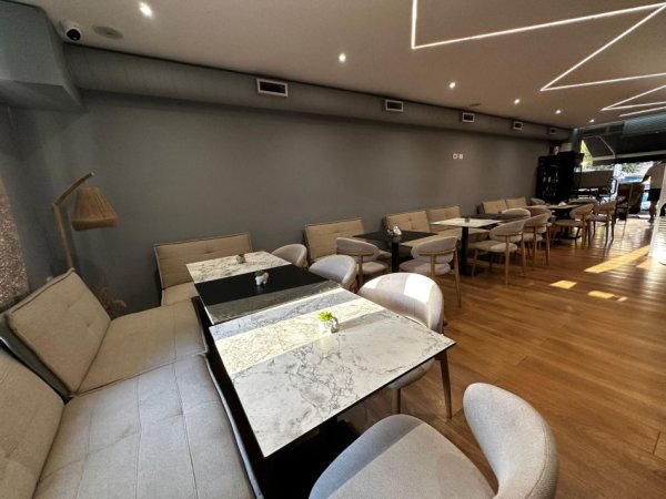 Tirane, jepet me qera bar-resorant Kati 0, 120 m² 750 € (tish dahia)